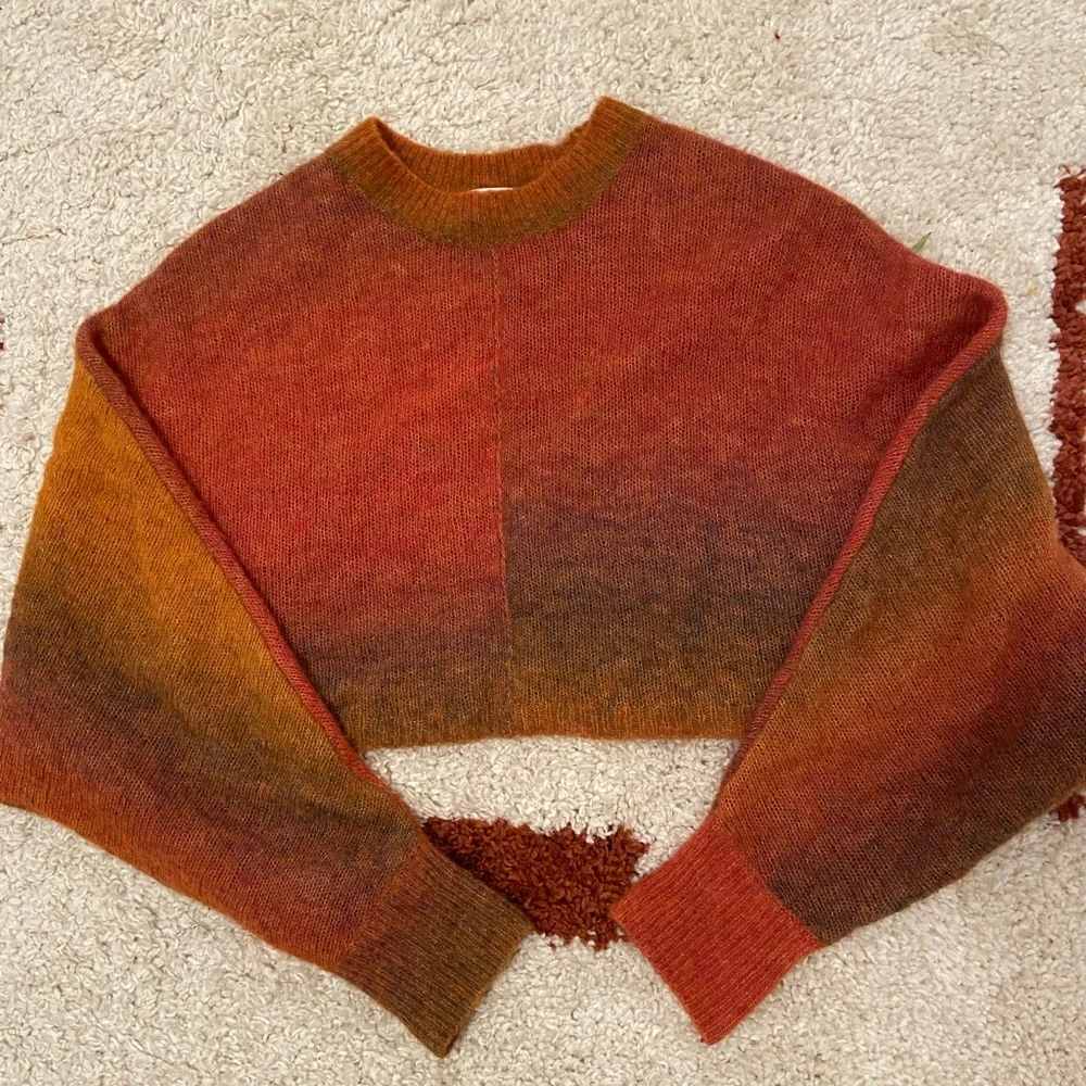 Aritzia Cosmic Sweater - Picture 2 of 5